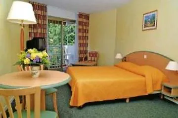 Les Genevriers Apartament *