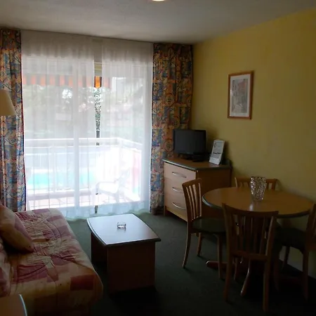 Les Genevriers Apartment