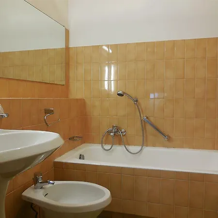 Les Genevriers Apartment