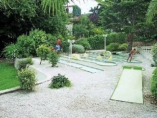 Les Genevriers