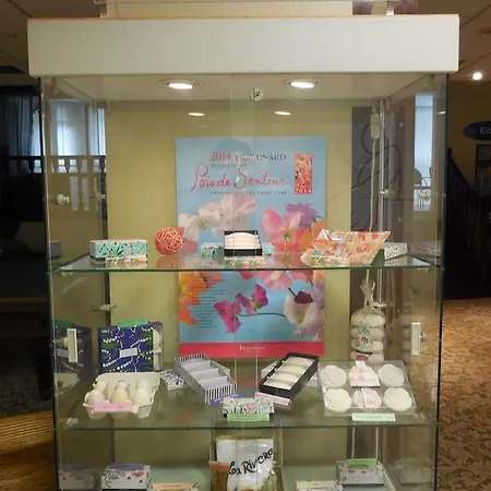 Les Genevriers Apartment *